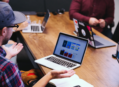 그래픽 디자이너 / 5년차 이상